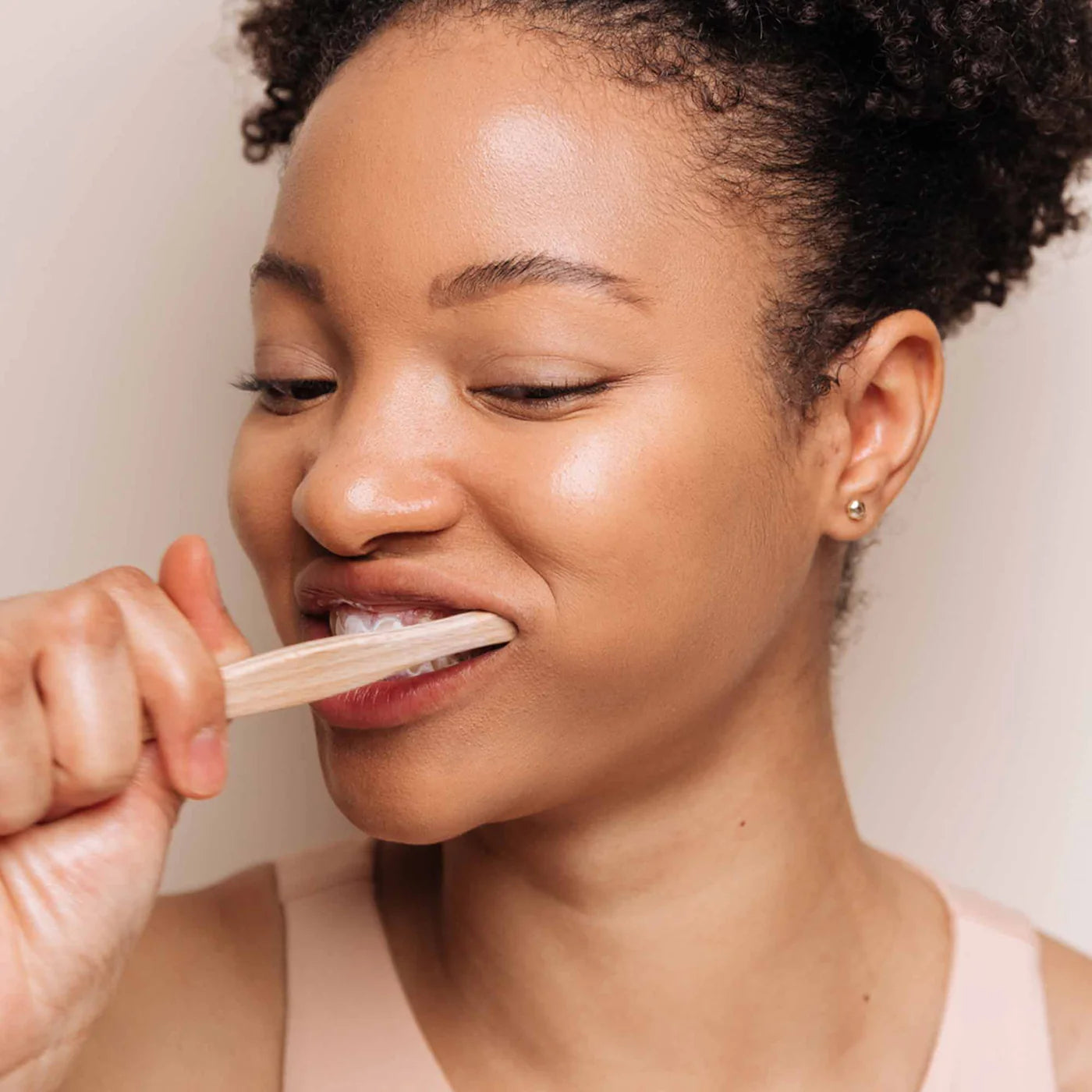 Pasta Dental whitening (blanqueadora) - Adultos 120 gr + Cepillo GRATIS